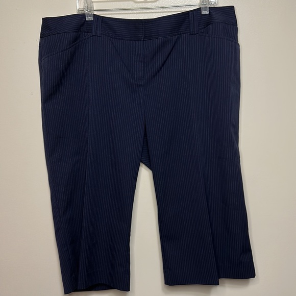 torrid Pants - Torrid Women’s Navy Blue White Pinstriped Capri Pants Casual Size 18